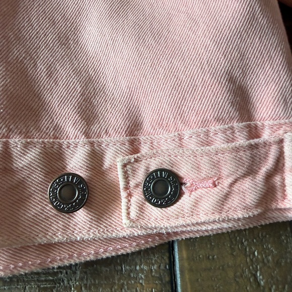 LEVI’s Original Puff Sleeve Trucker Jacket - Picture 12 of 12